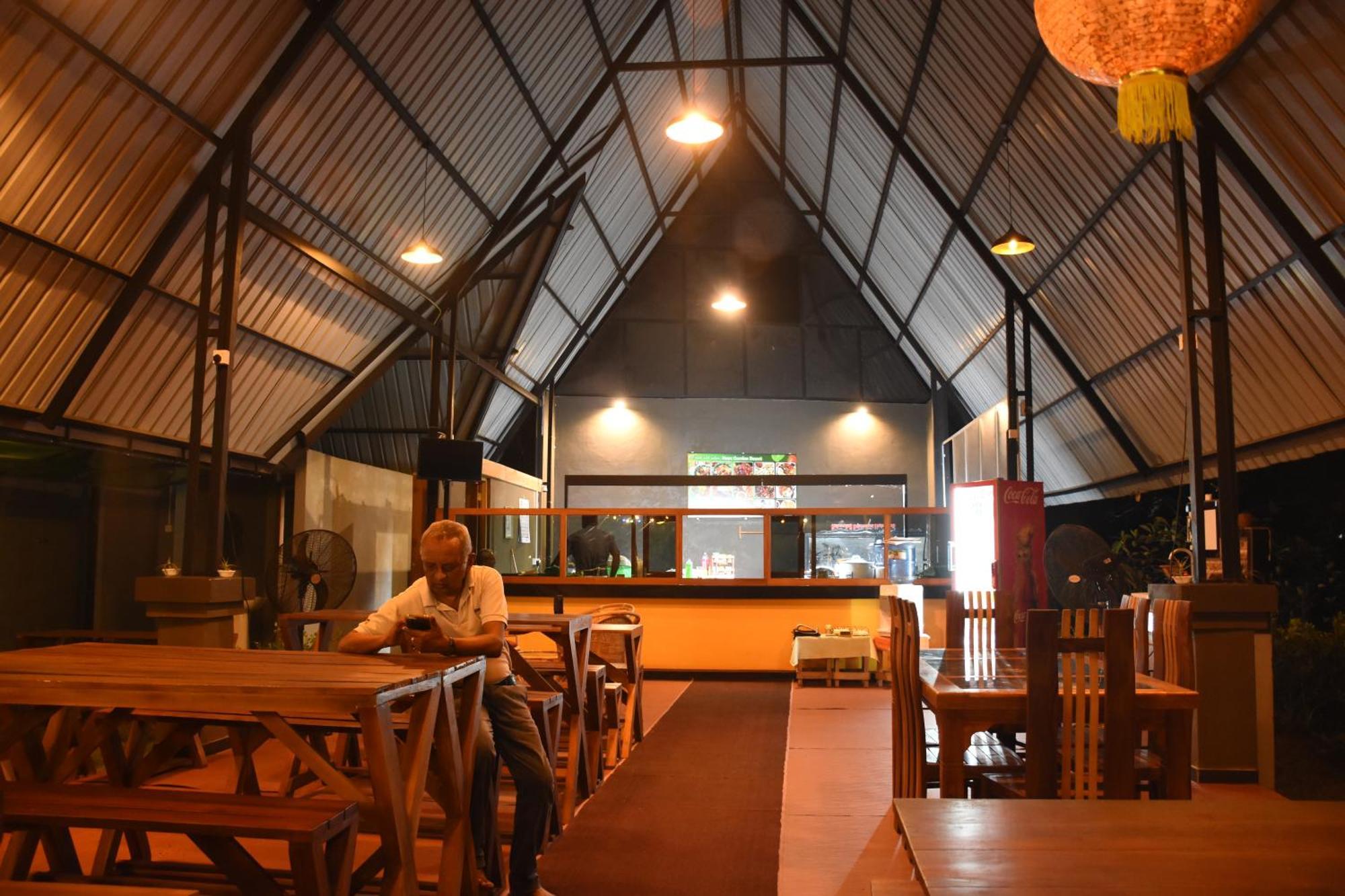 Steps Garden Resort Negombo Exterior foto
